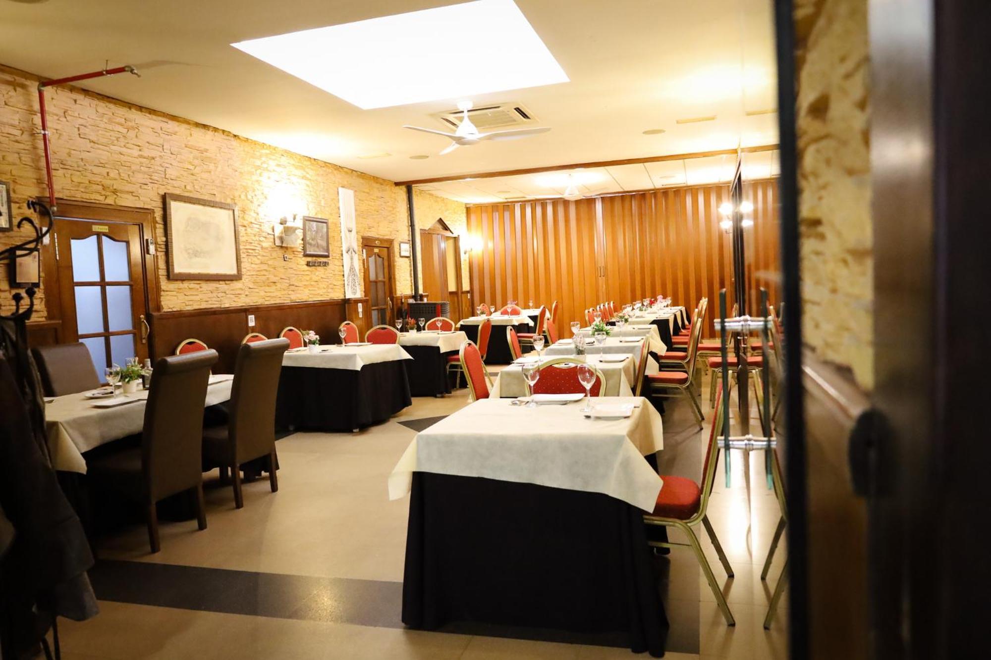 Hospedium Dlj Hostal Ben Nassar Arjona ภายนอก รูปภาพ