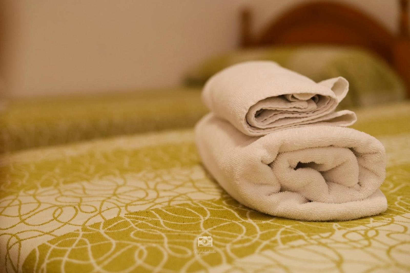 Hospedium Dlj Hostal Ben Nassar Arjona ภายนอก รูปภาพ